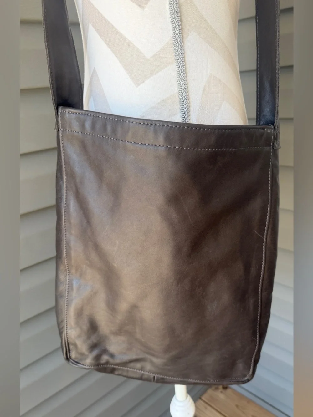 Leather Crossbody Shoulder Bag - Dark Brown